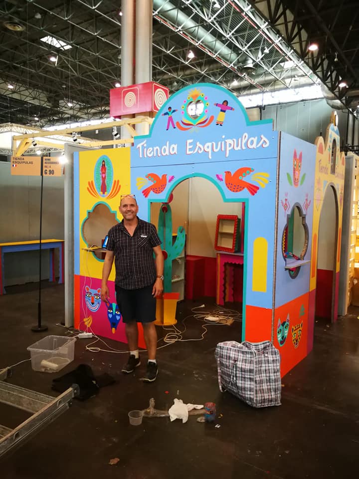 Montage stand en carton