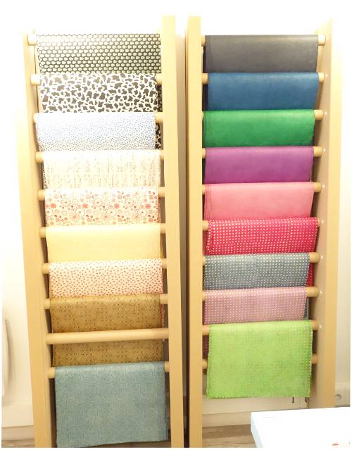 Presentoir en carton pour feuilles papier