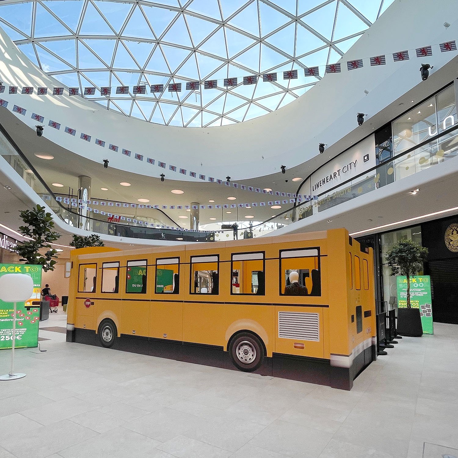 bus scolaire en carton