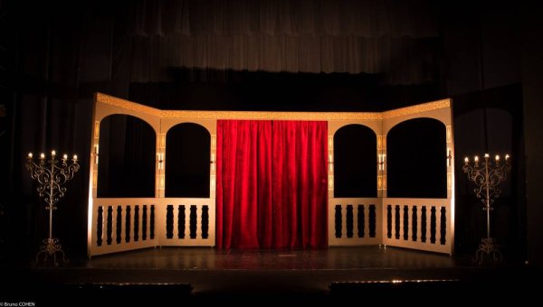 Décor de théatre sur roulettes